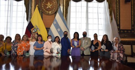 MUJERES-CON-ÑEQUE—3 MUJERES-CON-ÑEQUE—3